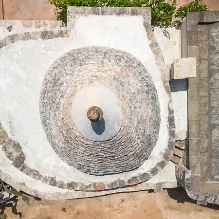 ヴィラ Trullo Solleone Con Piscine By Wonderful Italy カロヴィーニョ